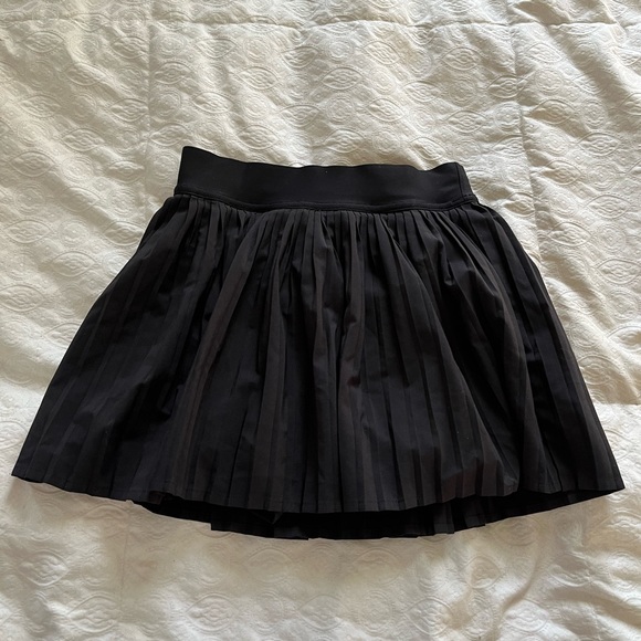 Lululemon Black pleated Sports Skort size 0 - Picture 1 of 11